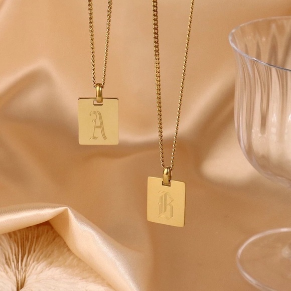 18K Gold Plated Initial Letter “B” Old English Pendant Necklace - Picture 6 of 7